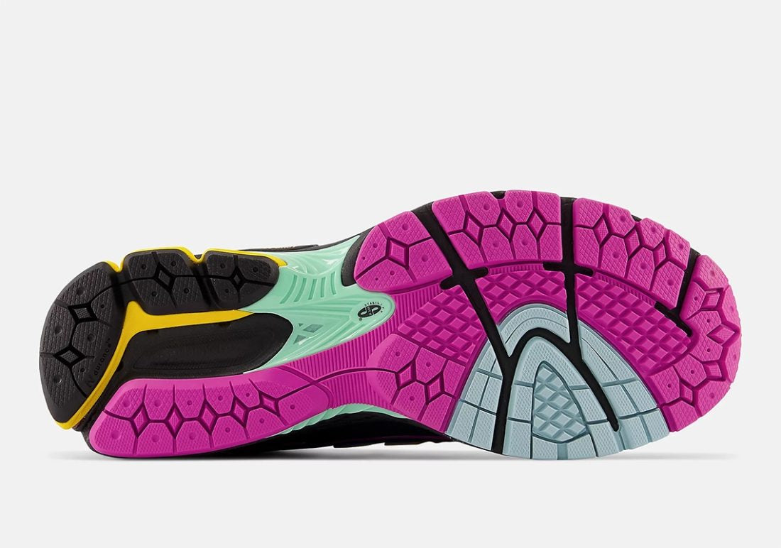 NEW BALANCE 1906R NEON