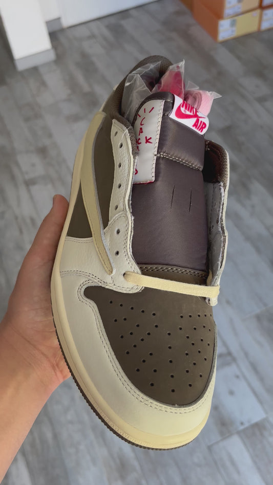 AIR JORDAN 1 TRAVIS SCOTT REVERSE MOCHA